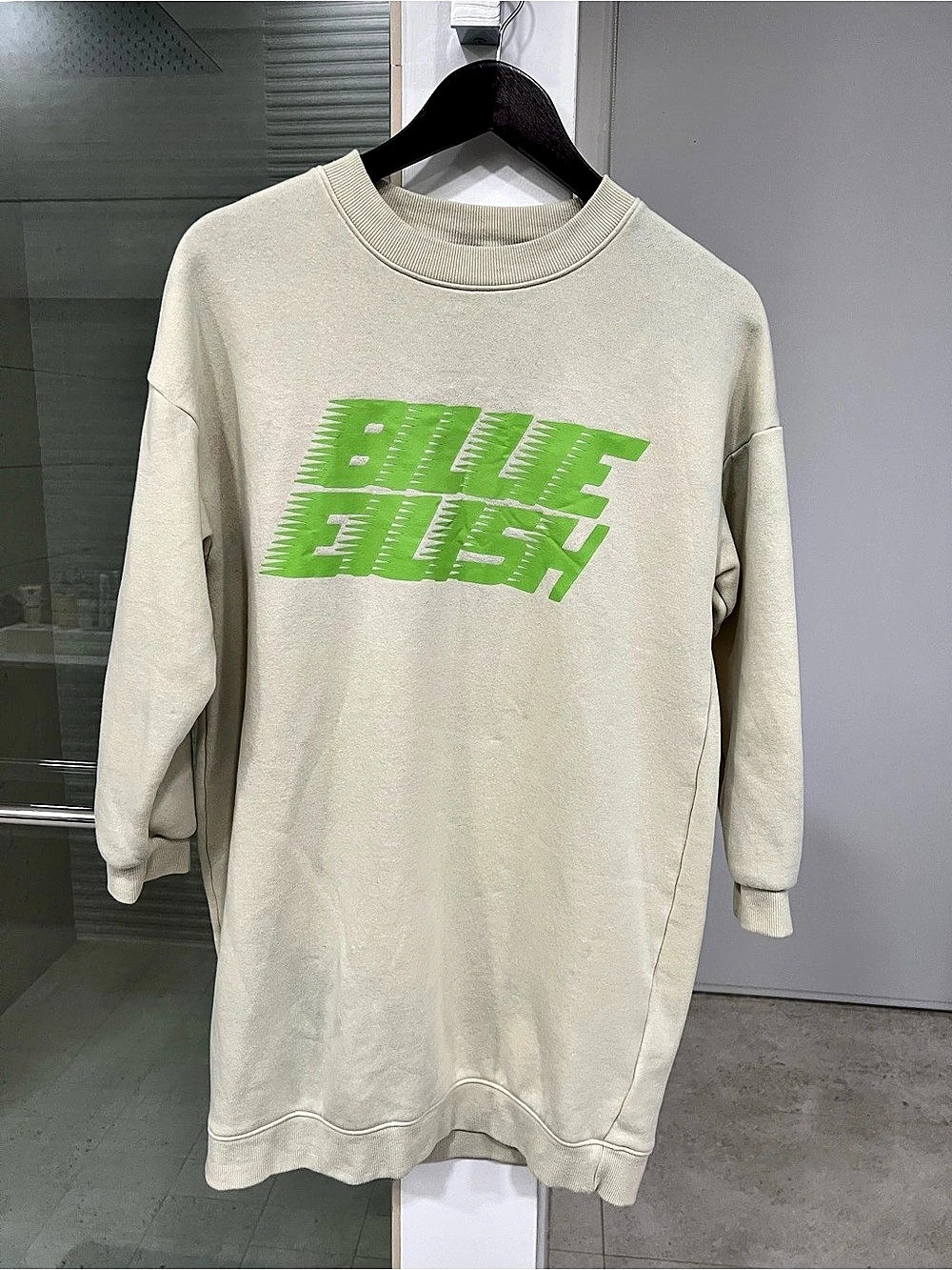 H&M Billie Eilish x H&M Printed Sweatshirt Graphic Sweatshirt in Cream & Green